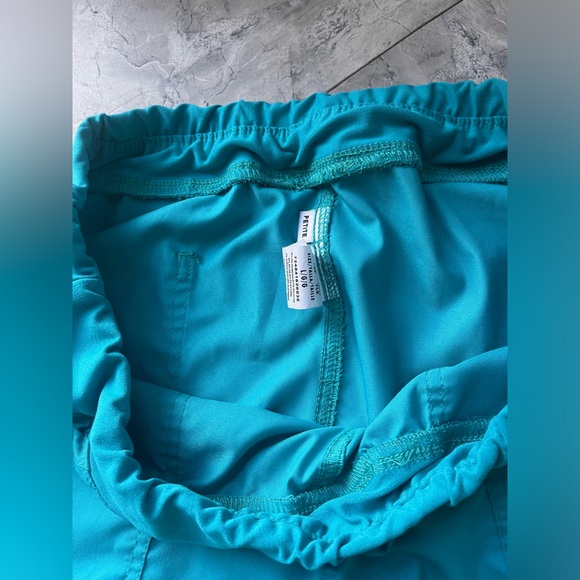 Cherokee Scrub Tops With Pants Bundle - Picture 8 of 8